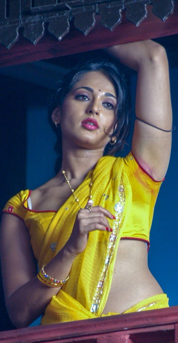 actressfantasy9's tweet photo. Anushka #AnushkaShetty @MsAnushkaShetty https://t.co/3oIfDUYvbE