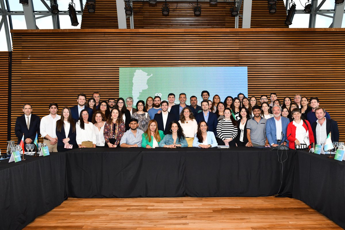AmbienteSanLuis's tweet photo. 🌿San Luis participó en la primera reunión del COFEMA Jóven. 

@SecJuventudSL @AmbienteNacion  @ConFedMedAmb @juancabandie @SanLuisGob1 

Más info → https://t.co/MtxVRLnXNY https://t.co/CxqV6fzOUl