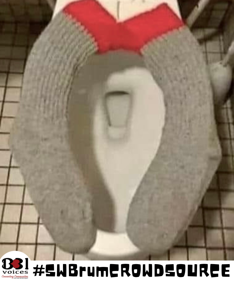 B31Voices's tweet photo. It’s definitely feeling a bit nip 🥶🧦🚽

#SWBrumHUMOUR 🤣 
#ColdToiletSeats 
#SeatWarmer
#GeniusIdeas
#Birmingham #BirminghamUK #B31Voices #BVoices https://t.co/nMddg6deVY