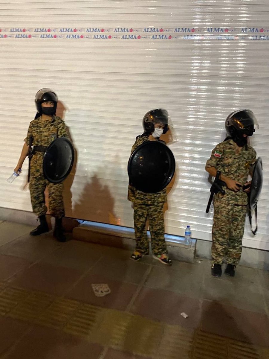 ayatsubzero's tweet photo. @A_z_im @UNICEF So tiny that they don't even have some boots in their size. https://t.co/W8CsaU6Jhm