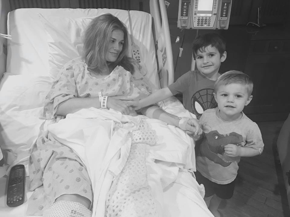 JoyLambert's tweet image. Today is #PrevivorDay &amp;amp; this week marks my 5year Previvor-versary!💕🎀My preventative #doublemastectomy &amp;amp; oophorectomy were simultaneously the hardest &amp;amp; easiest choices I've ever made. Ask your doctor about your risk #knowyourgenes reduce your risk. @FacingOurRisk #brca #previvor