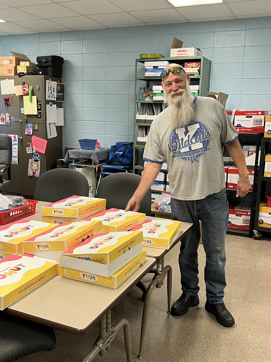 Huge Thank you to Mr. Mark, the driver of our Pink bus 1232.  He brought donuts for the staff <a href="/AuburndaleElem/">Auburndale Elementary School</a> today to thank them for their hard work. Mr. Mark does an incredible job  getting to know his kids and driving them home safely. <a href="/JCPSAsstSuptES/">Dr. LaMesa Marks-Johns</a>