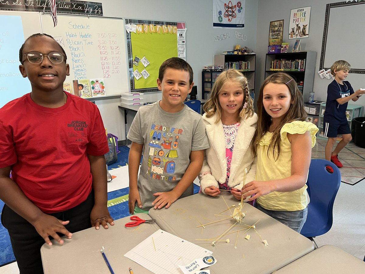 MsEsClassroom's tweet photo. My second group of kiddos this year. This is Mrs. Willis’ homeroom. Super sweet kids and they worked very hard on their marshmallow towers 😀#fourthgrade @PortersNeck https://t.co/utPhcpzm4i