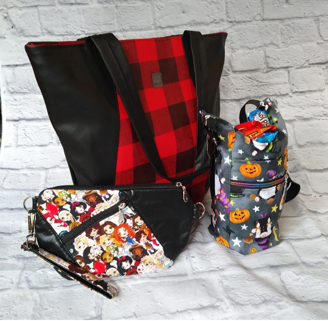 SewingbyAmber's tweet photo. Some ghoulish 👻 new Ready-to-ship bags have made it onto our website today. Check them https://t.co/Ruu9WzU0sX https://t.co/rHqeZPYZXH

#halloween #pumpkinspiceandeverythingnice #perfectbag #trickortreatbag #purses #waterbottlebag https://t.co/2DcEhPcJ6T