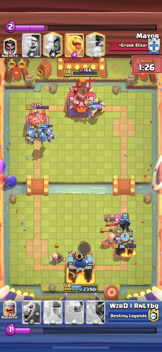 Who Wins? 
#ClashRoyale #supercell