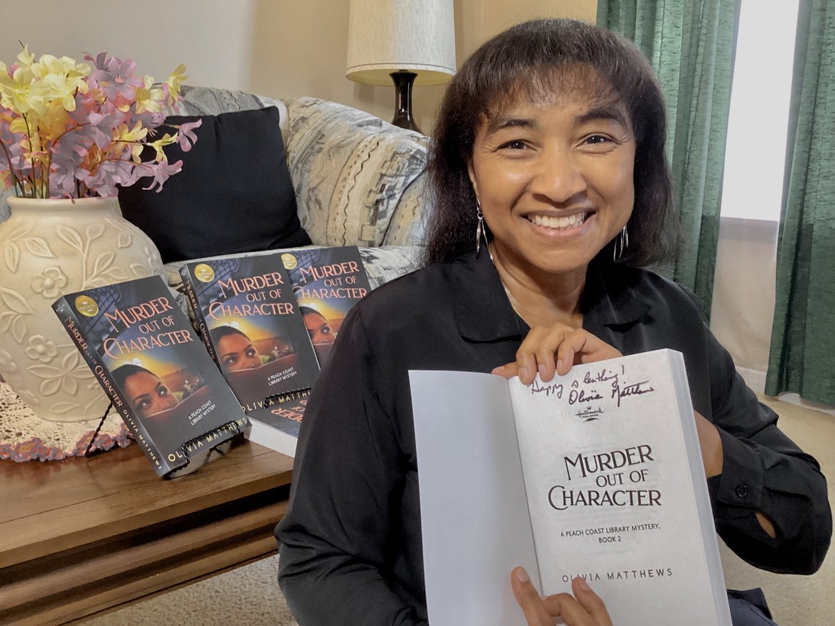 HallmarkPublish's tweet photo. #Giveaway🌟Enter to win signed #MURDEROUTOFCHARACTER by @BooksbyPatricia! RT your answer: What is the name of your favorite character? Include #HallmarkBookClub & @HallmarkPublish. https://t.co/bInt6uvFix https://t.co/IlCg3SEQ1I