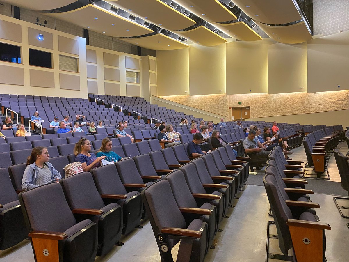 SV FAFSA night happening now!👨🏻‍🎓<a href="/MrsAlvaradoSVHS/">Stephani Alvarado</a> <a href="/mwahl281/">Michael</a> <a href="/MandyEpley/">Mandy Epley</a>