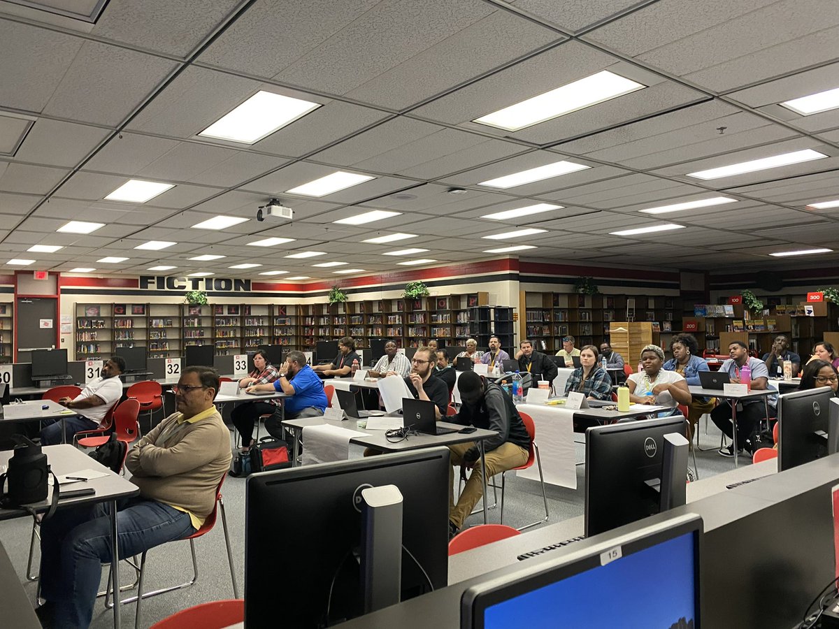 TraWalker3's tweet photo. A full house @whsmustangs as we deep dive with Effective Teaching Practices for New Teachers session 1! #GrowingCapacity #ToolsfortheToolbox#@HunterLauraJ @DrMiguelSPerez https://t.co/wwwVDKbFeT