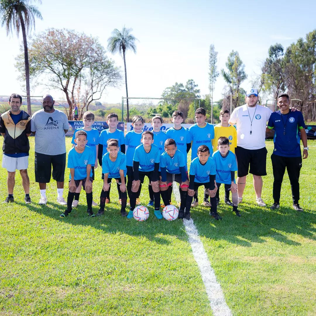 Gabriel79601325's tweet photo. Capital Nacional Futebol 🔵⚪🦁 https://t.co/Ysw9vztEQw