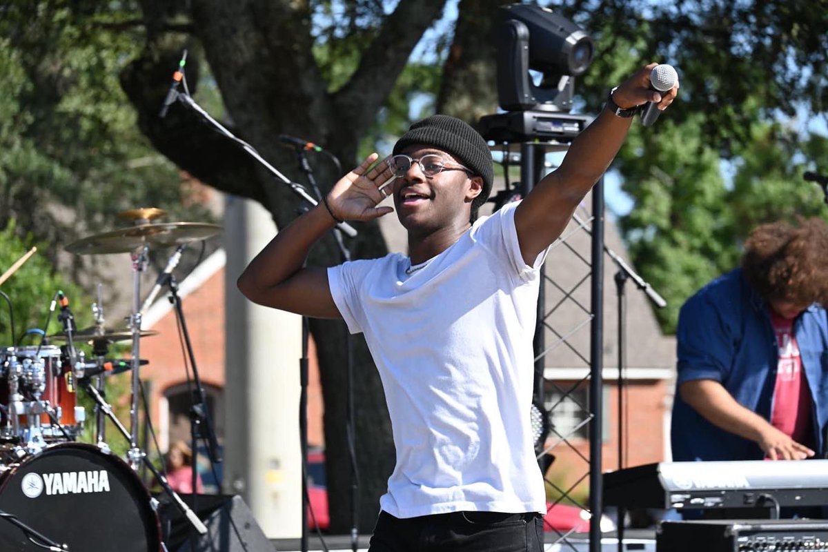 PopulusBand's tweet image. Thank you to everyone who came out to see POPulus at Tailgate Terrace last Saturday! We had a blast!!

Come vibe with us at our Acoustic Cafe performance, Wednesday, October 5th, in the Trojan Center from 6-8pm!!