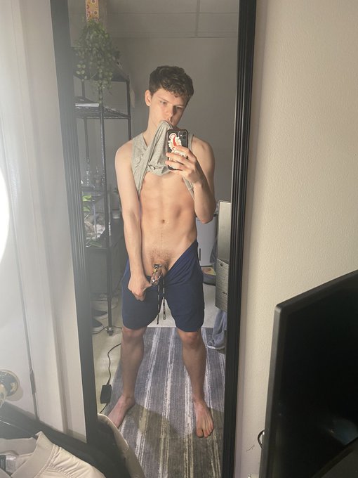 2 pic. POV: you thought I was gunna ?? then I whip out my ??? https://t.co/sHK8wgT47F