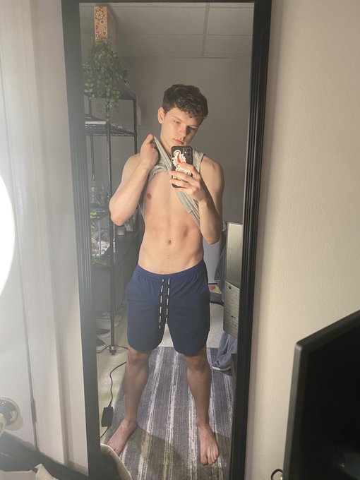 1 pic. POV: you thought I was gunna ?? then I whip out my ??? https://t.co/sHK8wgT47F