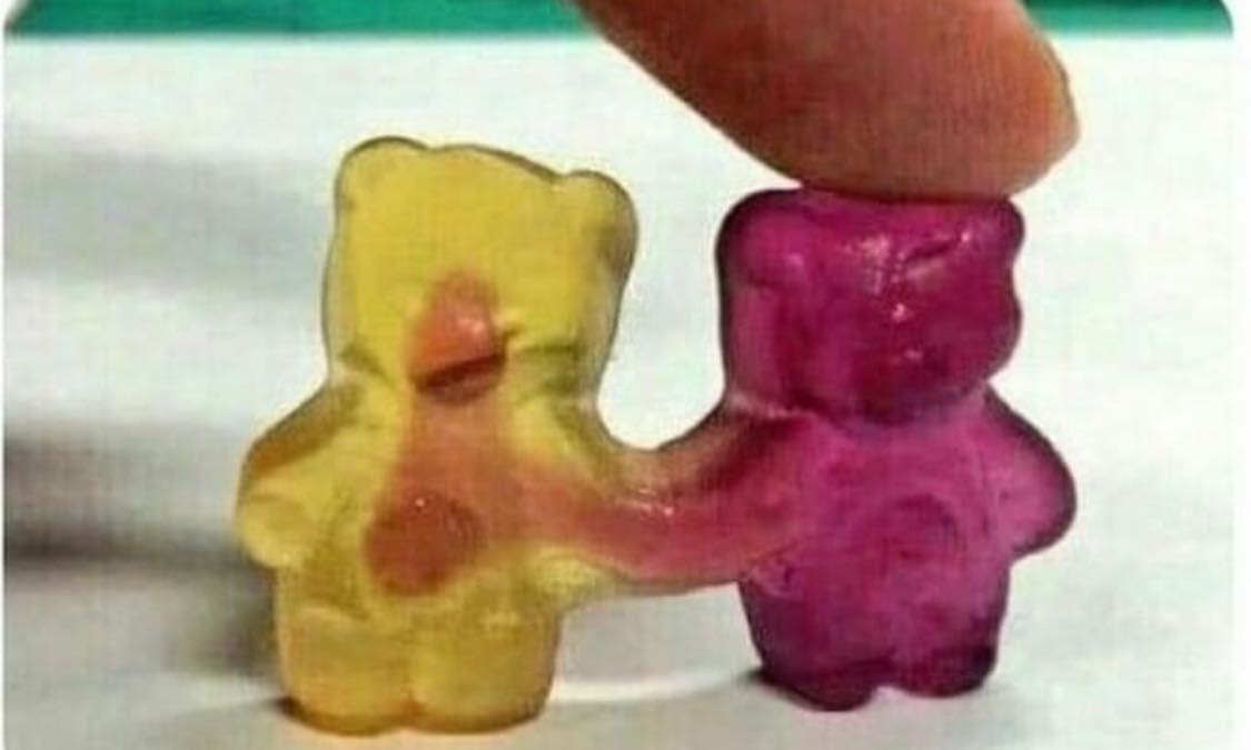 Cuando te juntas mucho con alguien y se te empiezan a pegar sus palabras: