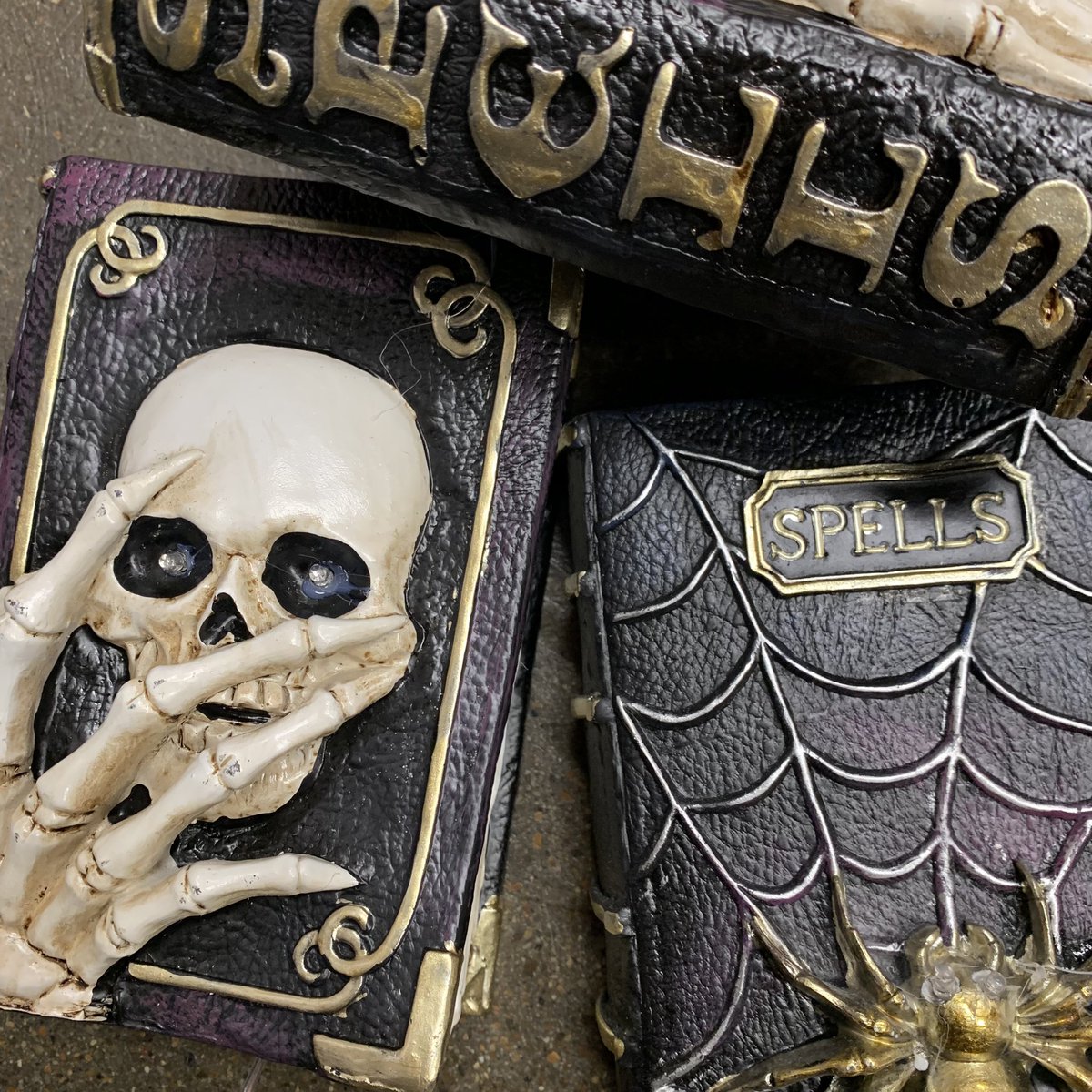 ShopBargainHunt's tweet photo. When asked trick or treat the answer is always treat when shopping at Bargain Hunt! 🍭🎃🍫 Save 30% - 70% everyday on items to get you in the Halloween Spirit! 

Find your store: https://t.co/MZhn1boivM https://t.co/7MweMxhmWZ