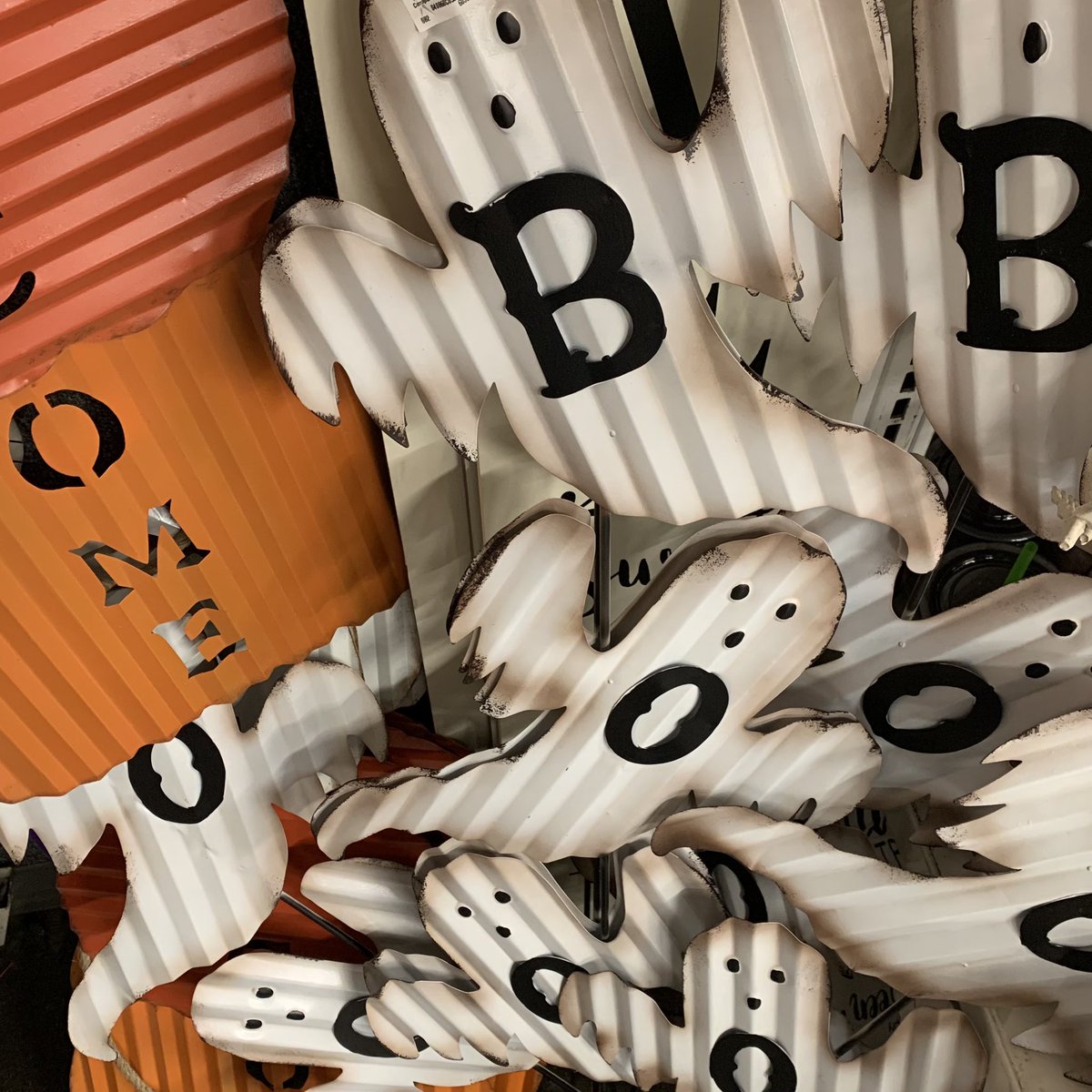 ShopBargainHunt's tweet photo. When asked trick or treat the answer is always treat when shopping at Bargain Hunt! 🍭🎃🍫 Save 30% - 70% everyday on items to get you in the Halloween Spirit! 

Find your store: https://t.co/MZhn1boivM https://t.co/7MweMxhmWZ