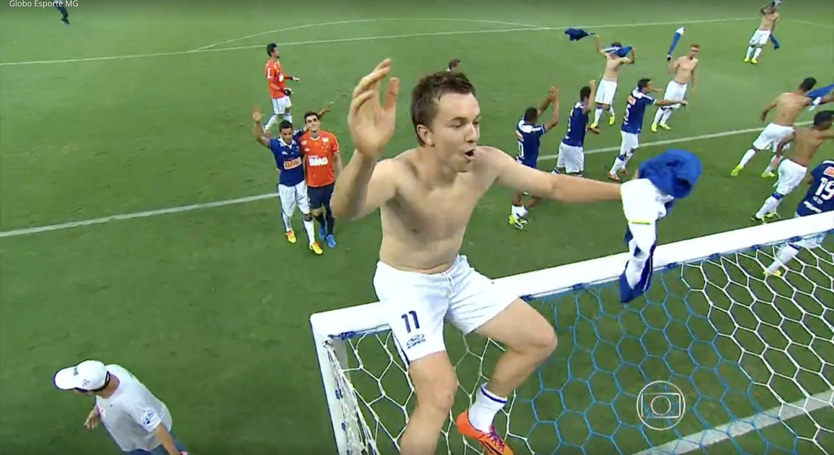 Cruzeiro's tweet photo. Não vai ter jeito mesmo. Ativei o modo Dagoberto! ⚽️ https://t.co/ttENVr65TO