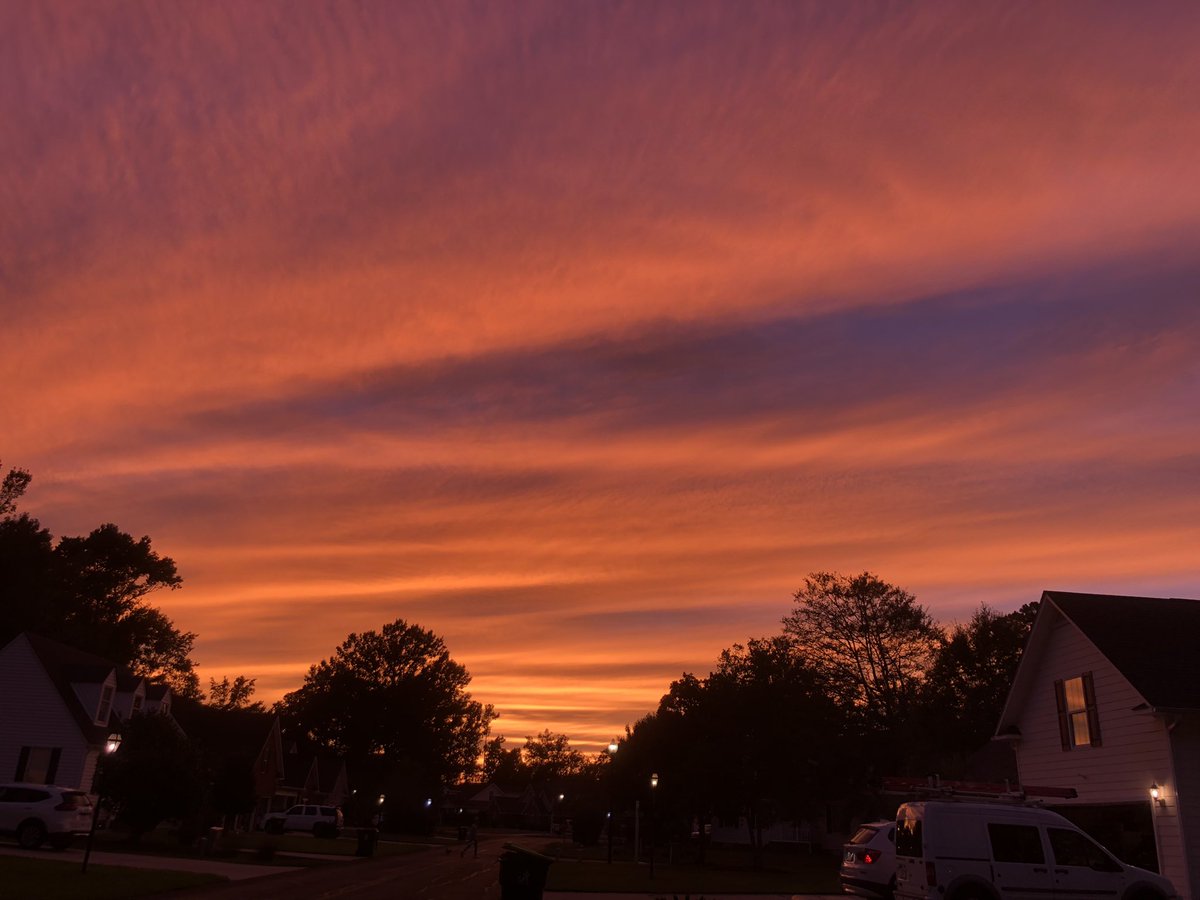 Tiff_Winchester's tweet photo. And another oneeeee #LongsSC #calmbefore @EdPiotrowski @wpdeabc15 @AndrewWMBF @jamiearnoldWMBF @wmbfweather https://t.co/ujOtUkjuMx
