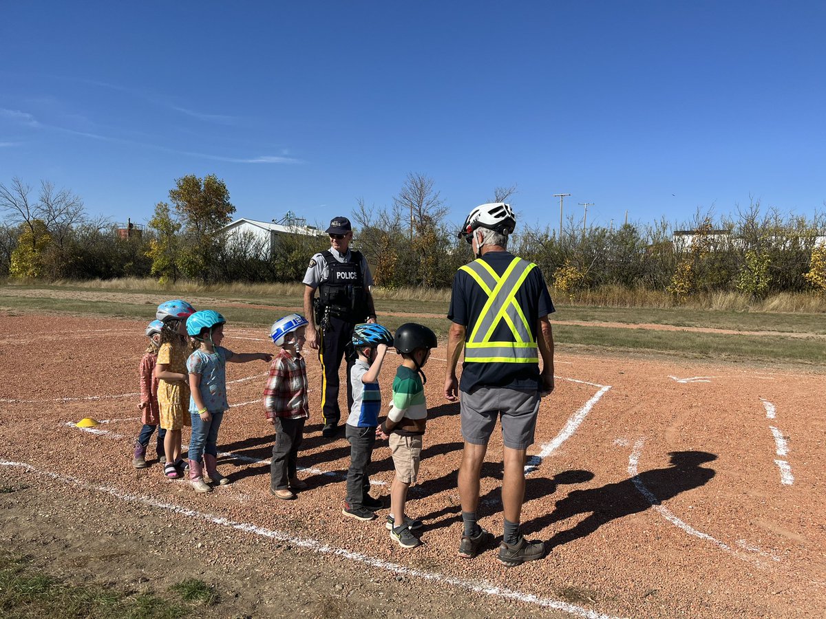 Lisa grande tweet media