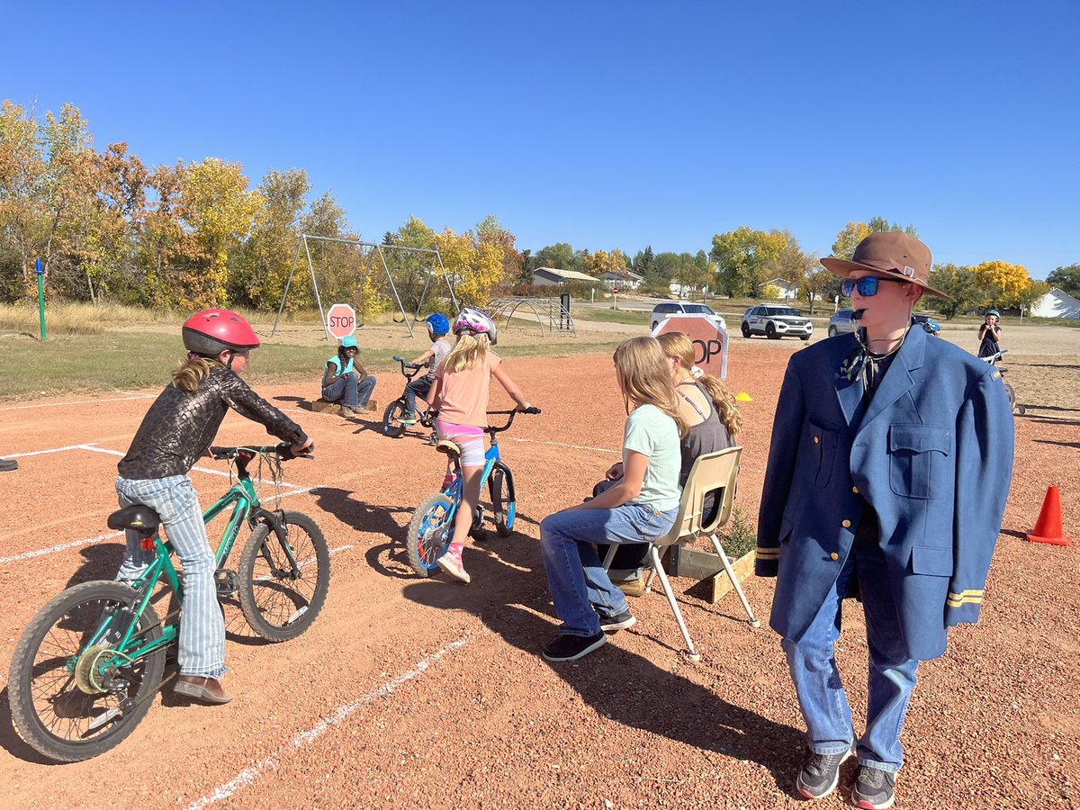 Lisa grande tweet media