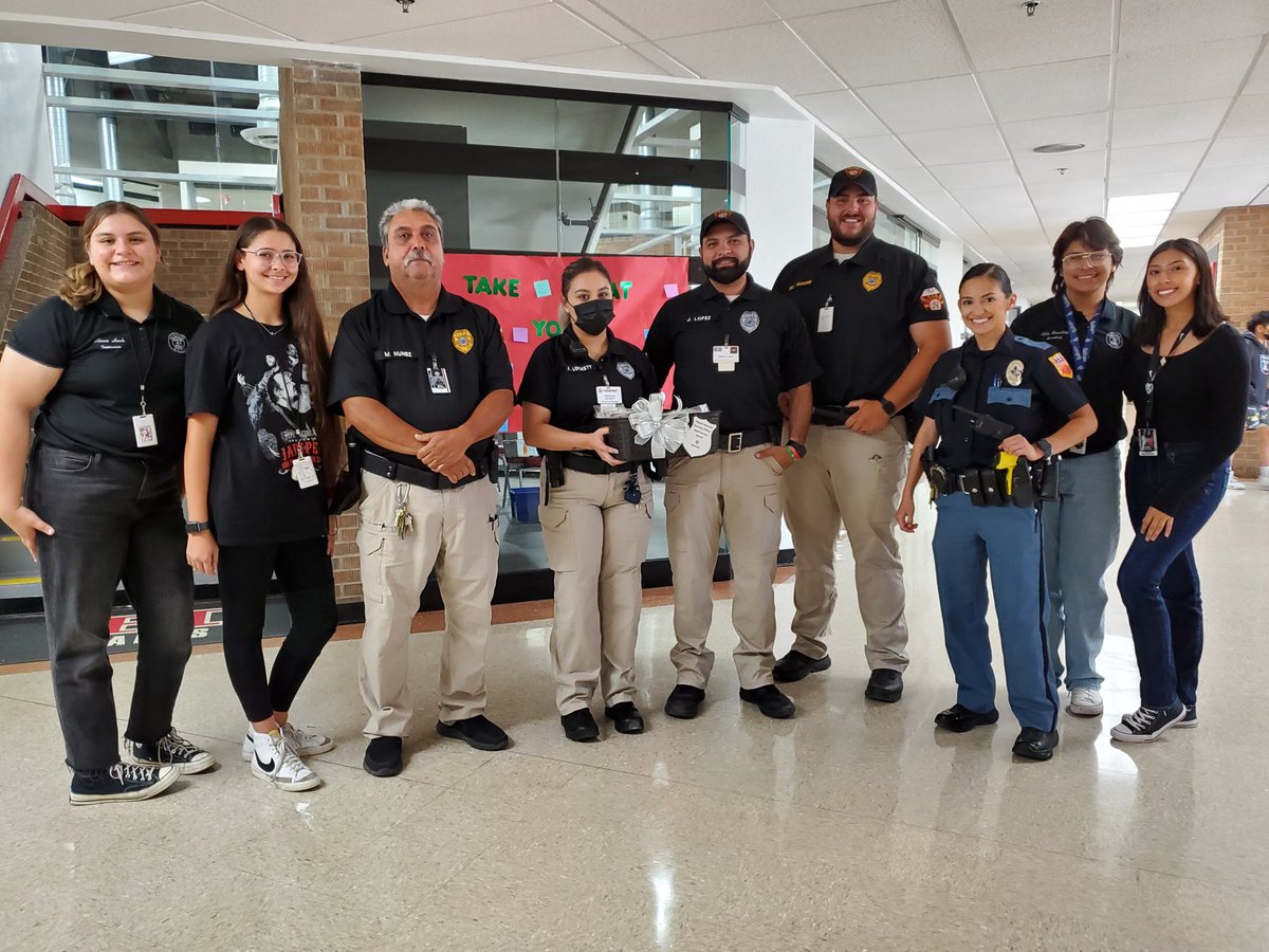 HanksInteract's tweet photo. Day 3 of celebrating our amazing security officers. Baked good for their morning coffee. #hanksinteract #servantleaders #hanksknights https://t.co/6MH7rMnmzt