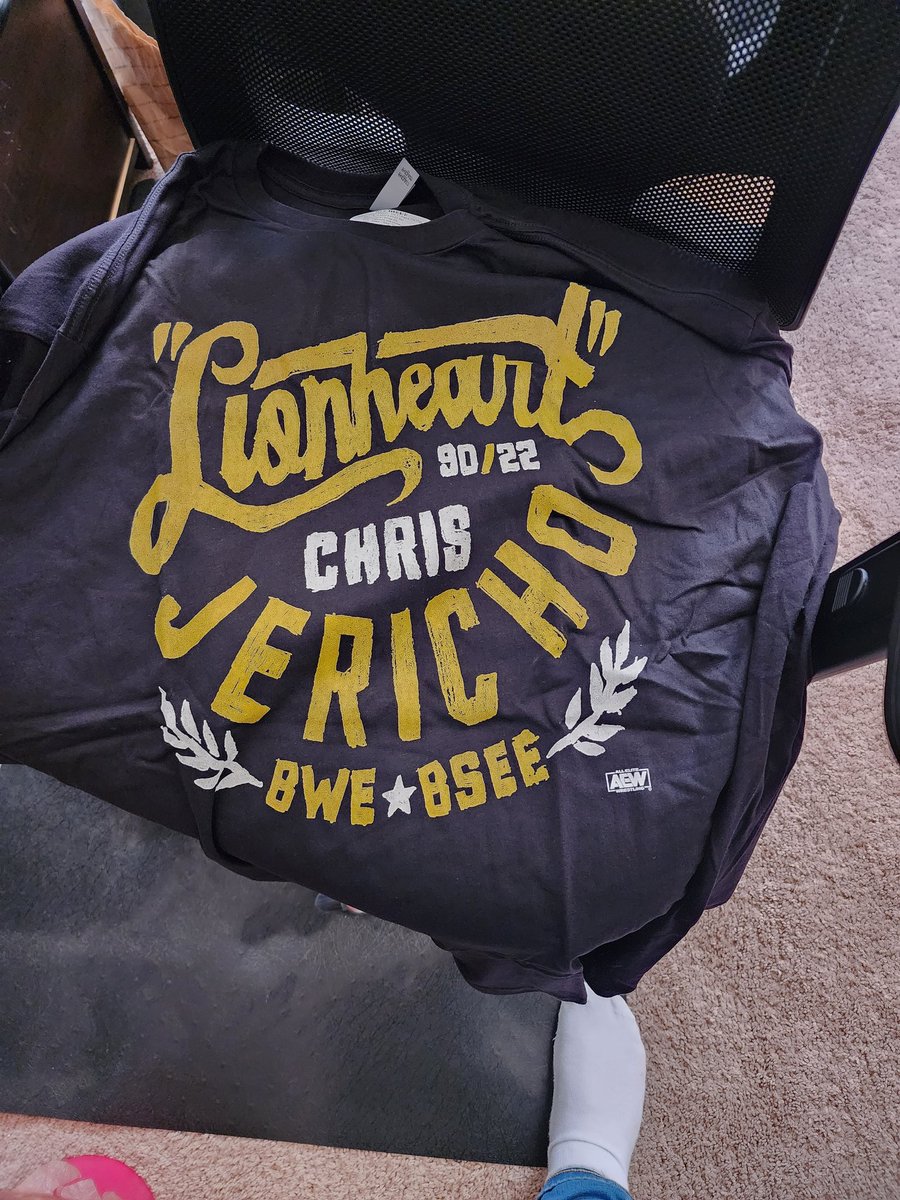 kagayakistuff24's tweet image. Oh happy day! #BWEBSEE hath arriveth! Ahhh yeah! @IAmJericho