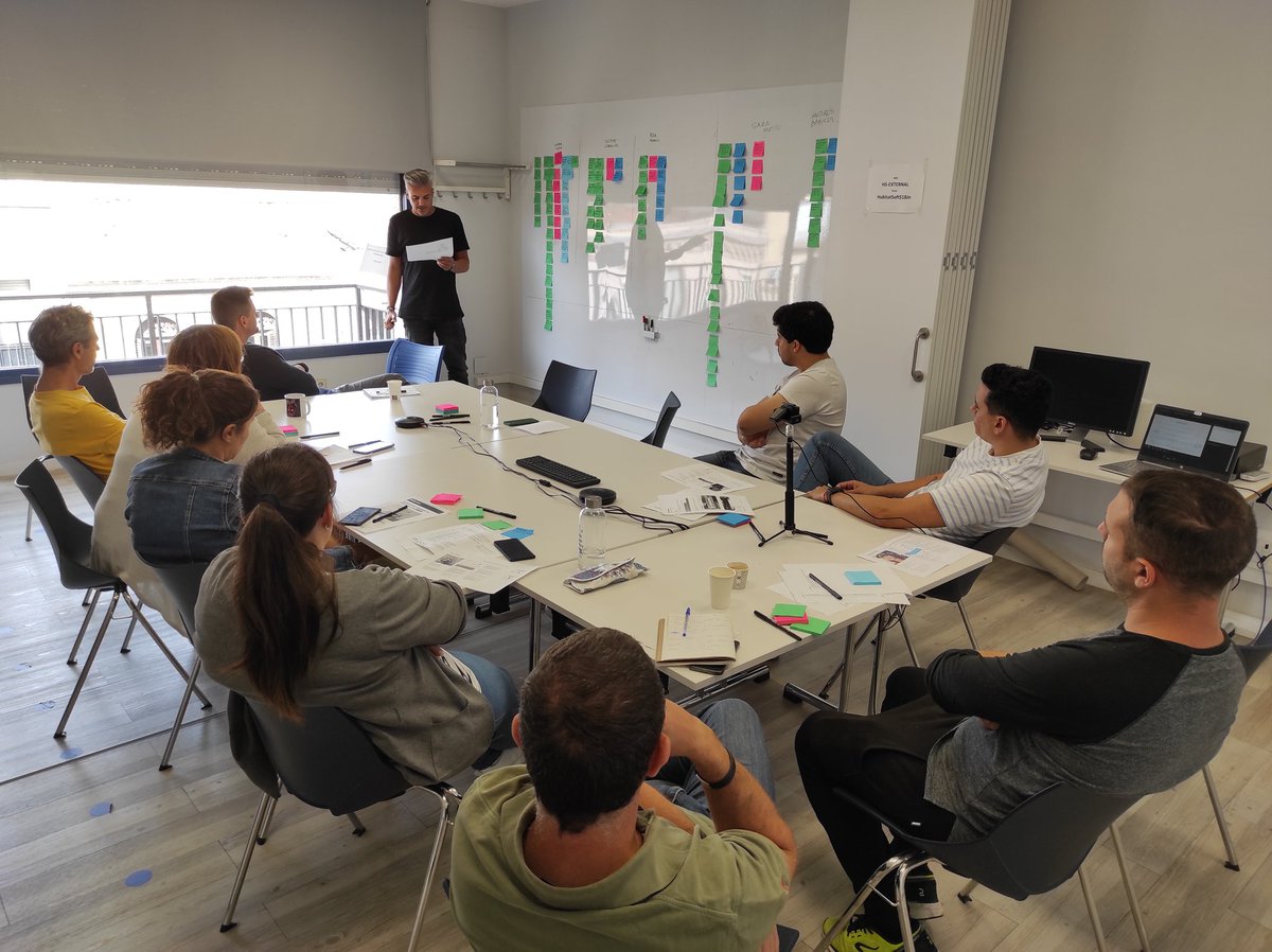 PisosEng's tweet photo. El equipo de @pisoscom identificando problemas a través de sus user-persona ✨
#productdiscovery #lean #agile https://t.co/MvC2Q8nuSi