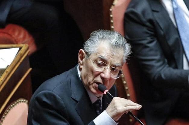 augussori's tweet photo. Quello che viene spacciato per un riconteggio delle schede è in realtà la correzione in extremis di un grossolano errore di interpretazione e applicazione della legge elettorale compiuto dai super-esperti del Viminale. 
Per fortuna “qualcuno” se ne è accorto in tempo... https://t.co/XNo2XgO5Z8