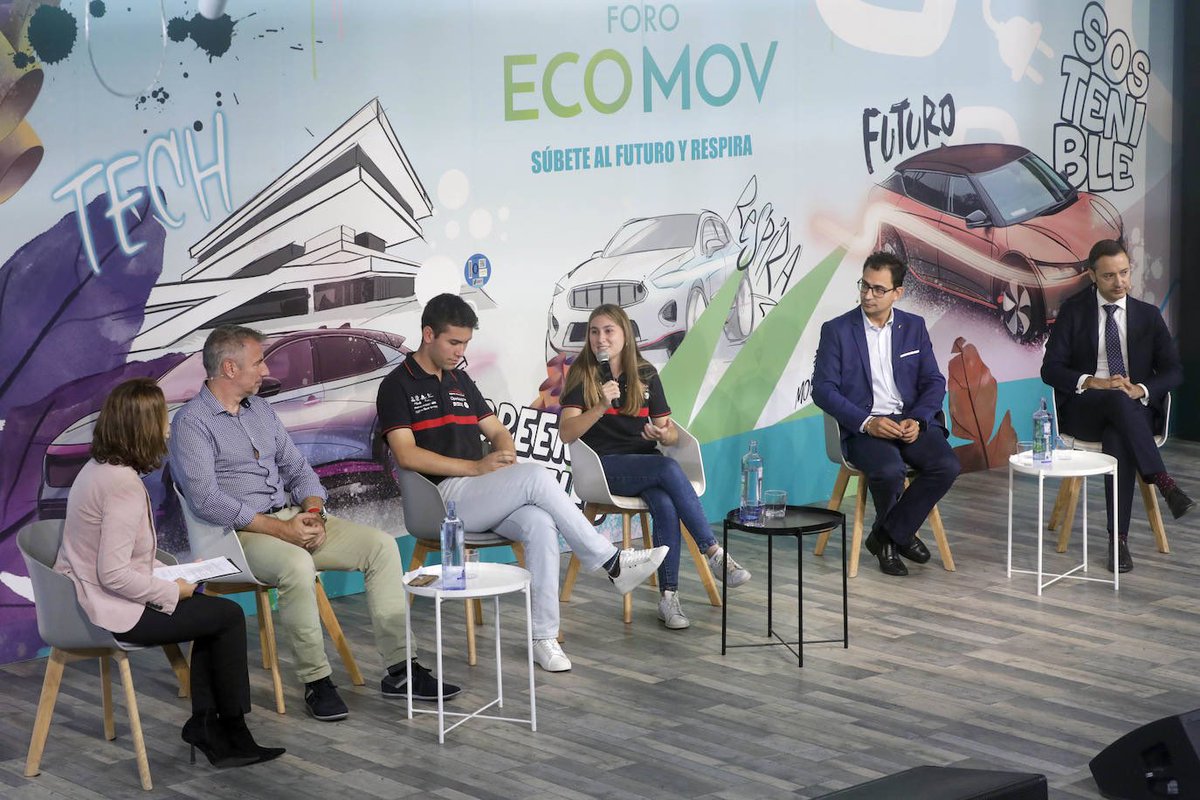 UPMRacing's tweet photo. Hoy hemos tenido la gran oportunidad de asistir al Foro ECOMOV en Valencia gracias a nuestro patrocinador @Reale_Seguros 🤩🏎️⚡️

Ha sido una experiencia increíble en la que hemos aprendido mucho sobre la situación actual de la movilidad ecológica y sus futuros pasos. 🚗🔌🔋 https://t.co/1uYyDbNtUx