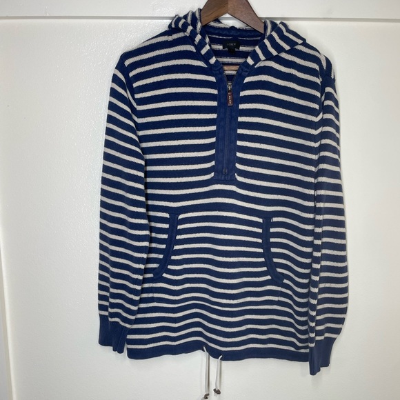 HljMontrose's tweet photo. So good I had to share! Check out all the items I'm loving on @Poshmarkapp #poshmark #fashion #style #shopmycloset #jcrew #athleta #teezeme: https://t.co/SOawVYIfpC https://t.co/E5KoicUtpV