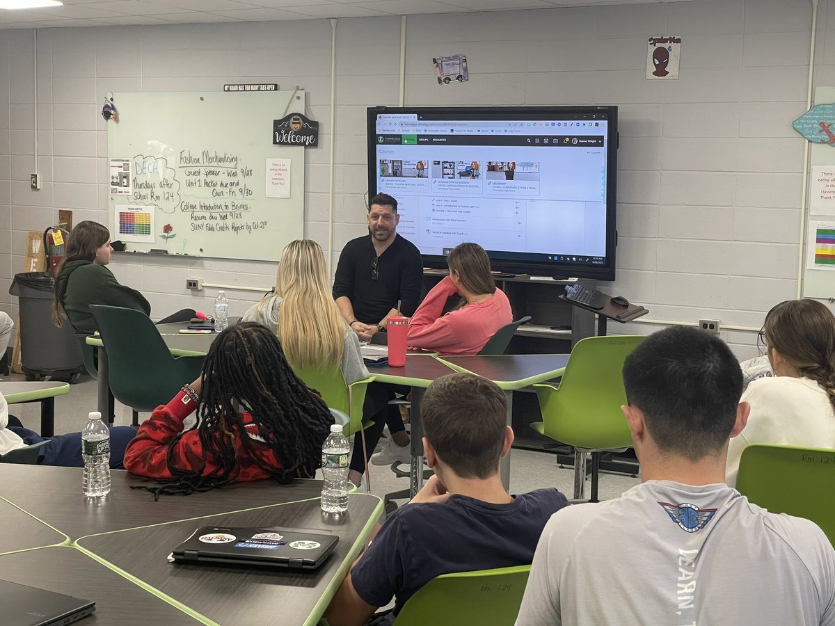 dmcwright730's tweet photo. Thank you @launchpadceo for speaking to my College Intro to Business students. We loved learning about your existing business and are excited for your new business venture #speak! #launchpad #tedex #tedxfarmingdale #businessed #cte #mrswrightsadventures @DalersCareerEd https://t.co/HUGibB5ded