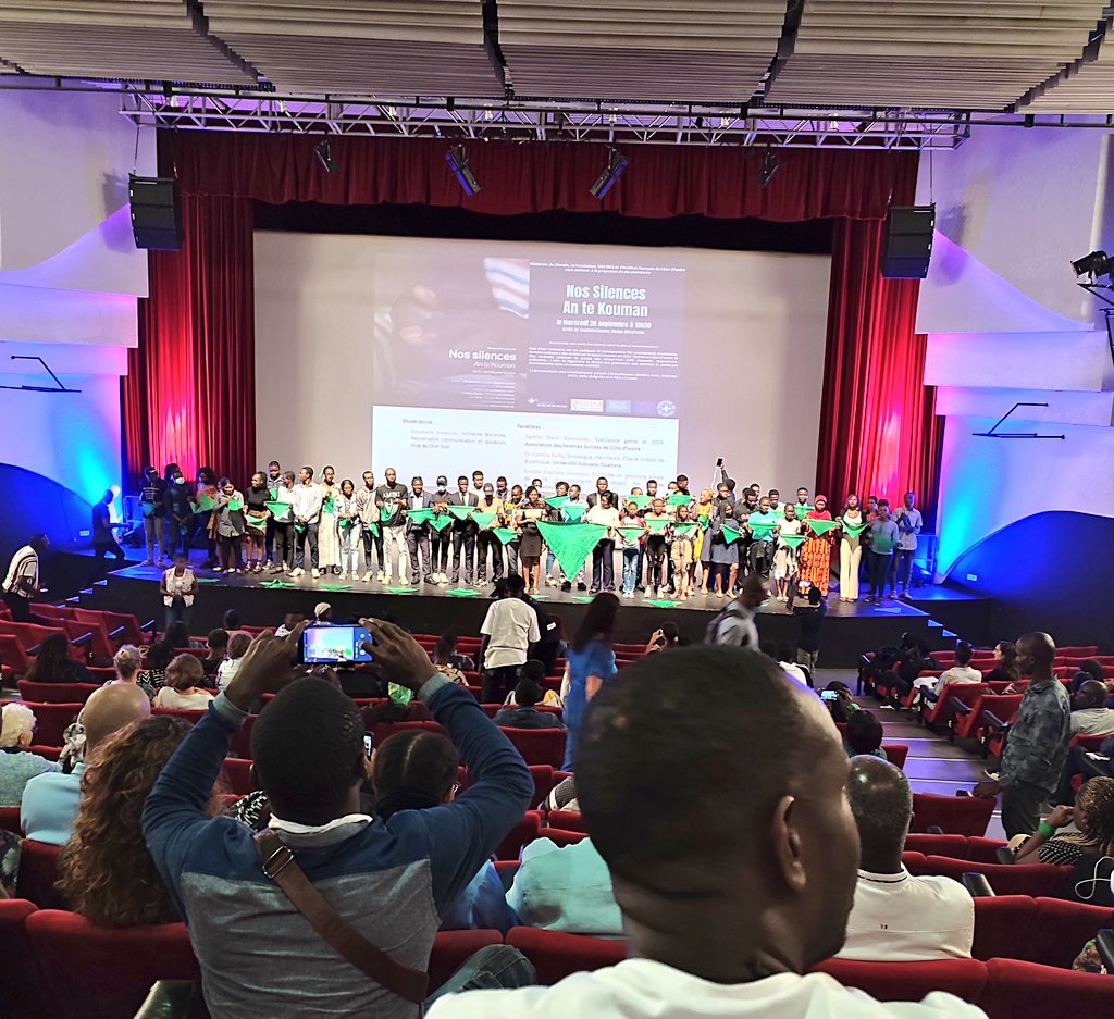 Présente pour la projection du film documentaire « Nos silences, An te Kouman » à l'<a href="/IFCotedIvoire/">Institut français CI</a> #JournéeMondialeDroitalAvortementSécurisé
<a href="/MdM_CotedIvoire/">Médecins du Monde Côte d'Ivoire</a>
<a href="/NGOSolthis/">Solthis</a> <a href="/POuagaPF/">Partenariat de Ouaga</a>
<a href="/EngenderHealth/">EngenderHealth</a>
Cc <a href="/benevoles225/">Allô Bénévole</a>
#fatimblog #CIV225 #AvortementSécurisé 
Cc <a href="/MdM_France/">Médecins du Monde</a>