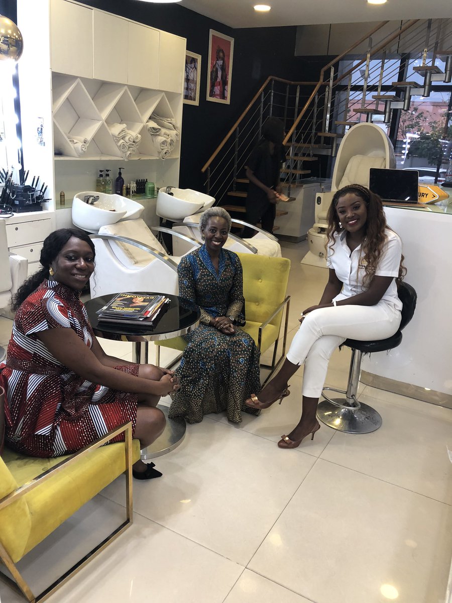malado_kaba's tweet photo. Today, had a great time listening to this amazing 👩🏽 entrepreneur from #DRC. Her story is powerful. She has📈 the number of employees and her turnover💰! And she gives back to the community♥️!  #AFAWA delivering for sure! #AFAWAFinanceSeriesRDC #Kinshasa @AfDB_Group https://t.co/0RKfk0EwKY