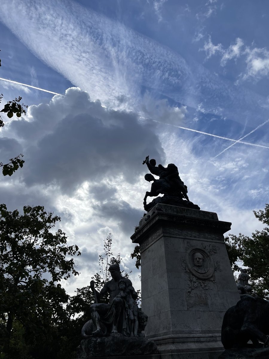 YvesPDB's tweet photo. Square #Barye #Paris https://t.co/VoUOB1AfOa