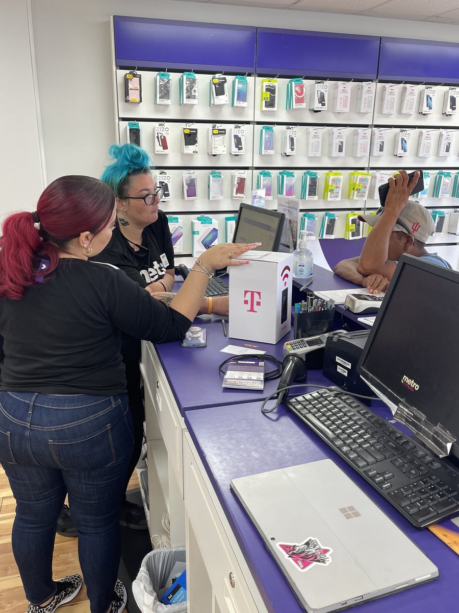 Another win for Beal location by the ONE &amp; ONLY BELLA .   <a href="/Bella_Bellz5/">Bella Perez</a> <a href="/morganlynn4711/">Morgan Daniels</a> <a href="/JPaul727/">Jason Paul- JP</a> <a href="/Bella_Bellz5/">Bella Perez</a> <a href="/MitchClabeaux/">Mitch Clabeaux</a> <a href="/emilynellf/">Emily Fyne</a>