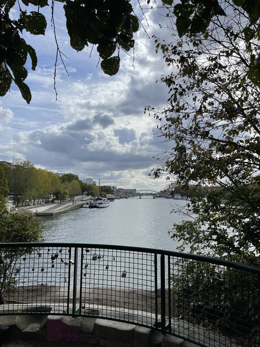 YvesPDB's tweet photo. La Seine vue du square #Barye #Paris https://t.co/N4rCzR9ZXz