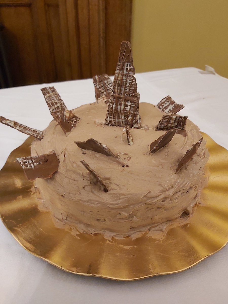brucehse's tweet photo. Our finished cake for #GiveToGordonstoun22 complete with London skyline #baking #happy @gordonstoun https://t.co/5vymcvmnfr