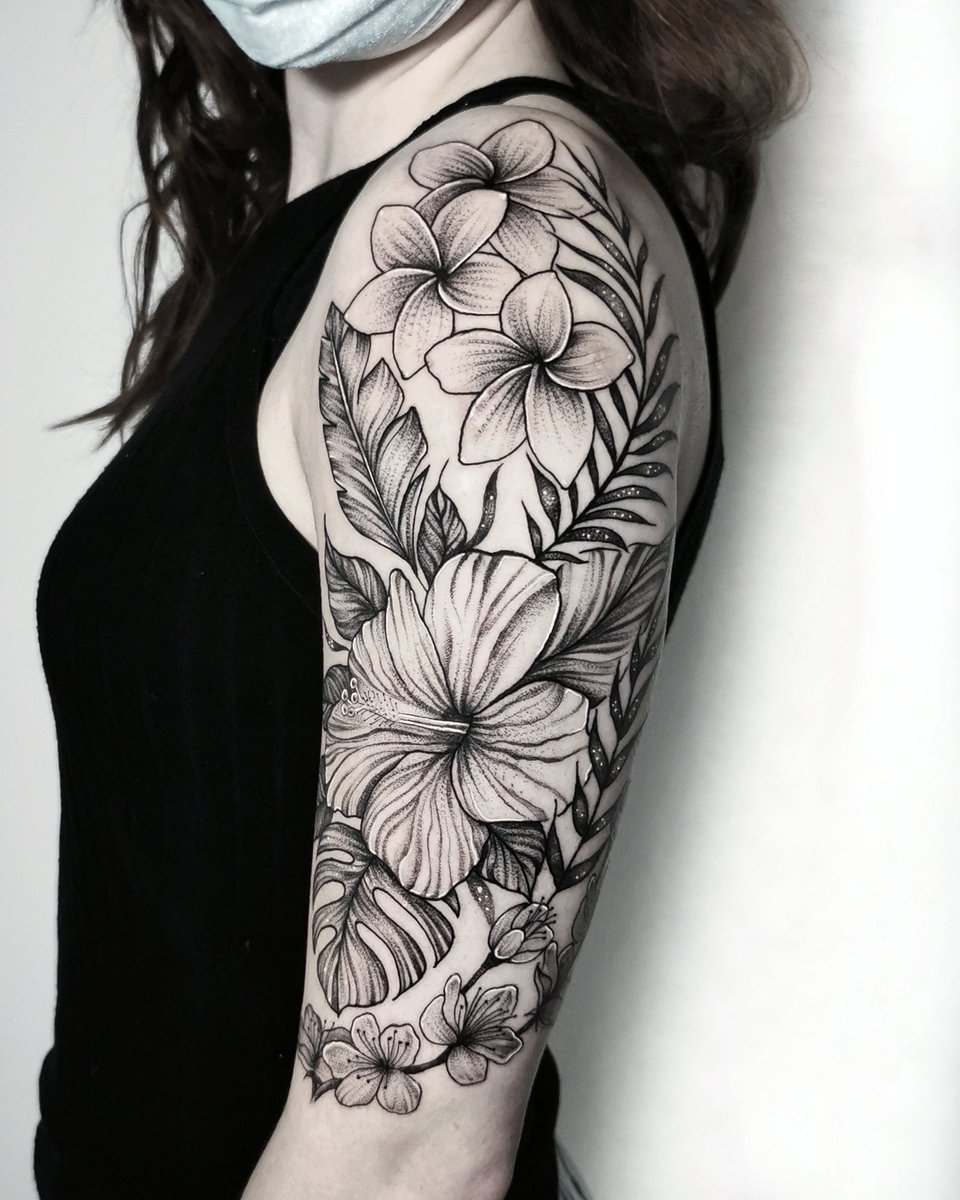 SharinTattoo's tweet photo. Tropical Flowers 🌺🌺 #barcelonatattoos https://t.co/vGG7fR8mDm