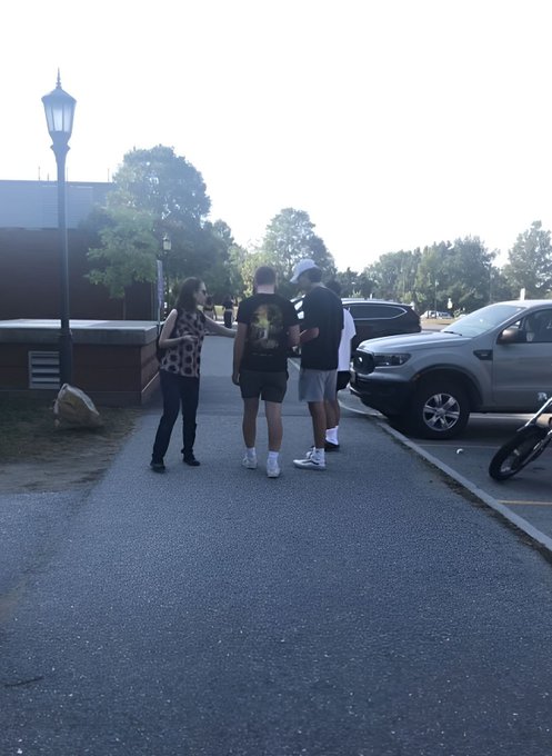 MarbeFdz's tweet photo. @Mindful_Sodexo .@uvmvermont, students are standing up #fortheanimals against your foodservice provider @Sodexo_Live &amp; @SodexoUSA. #SwindledBySodexo cc: @nbellonszabo @brunovh68 https://t.co/BSggN82wOW