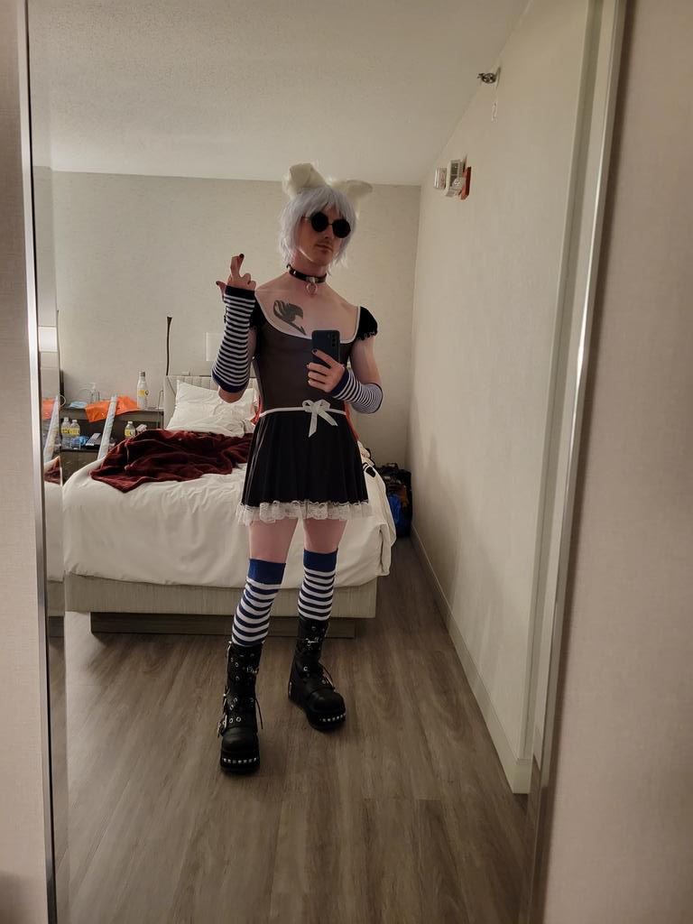 Danny on Twitter: "@serinide Mine doesn't match, guess I need to go shopping again https://t.co