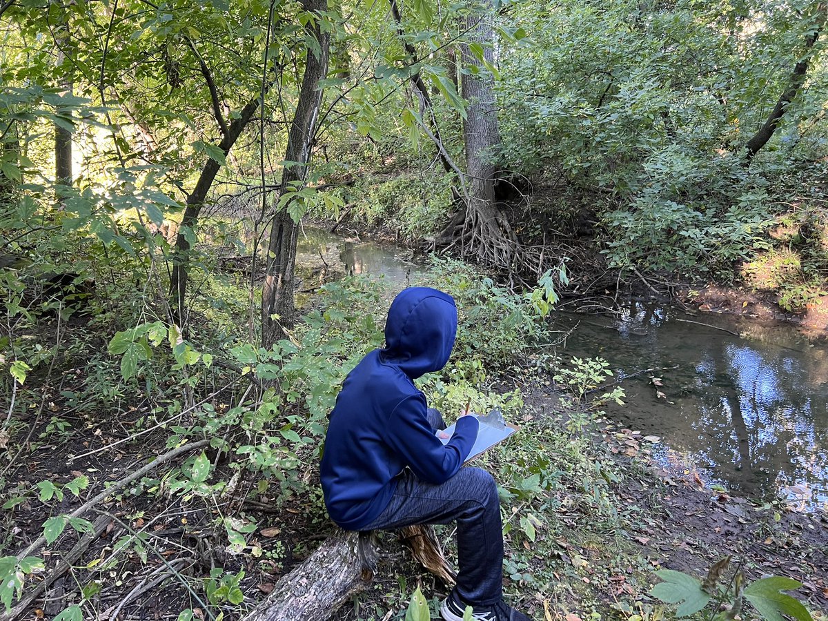 Dlanderspulaski's tweet photo. A big Thank you to @kellkoll as she shared her @InsideNatGeo teams work and adventures aboard the @EVNautilus on #sharks and ancestoral understanding inspiring our #GreatLakes Explorers to  practice being present and aware…@PCSD_PCMS #RaiderStrong https://t.co/EaBsTKzVgB