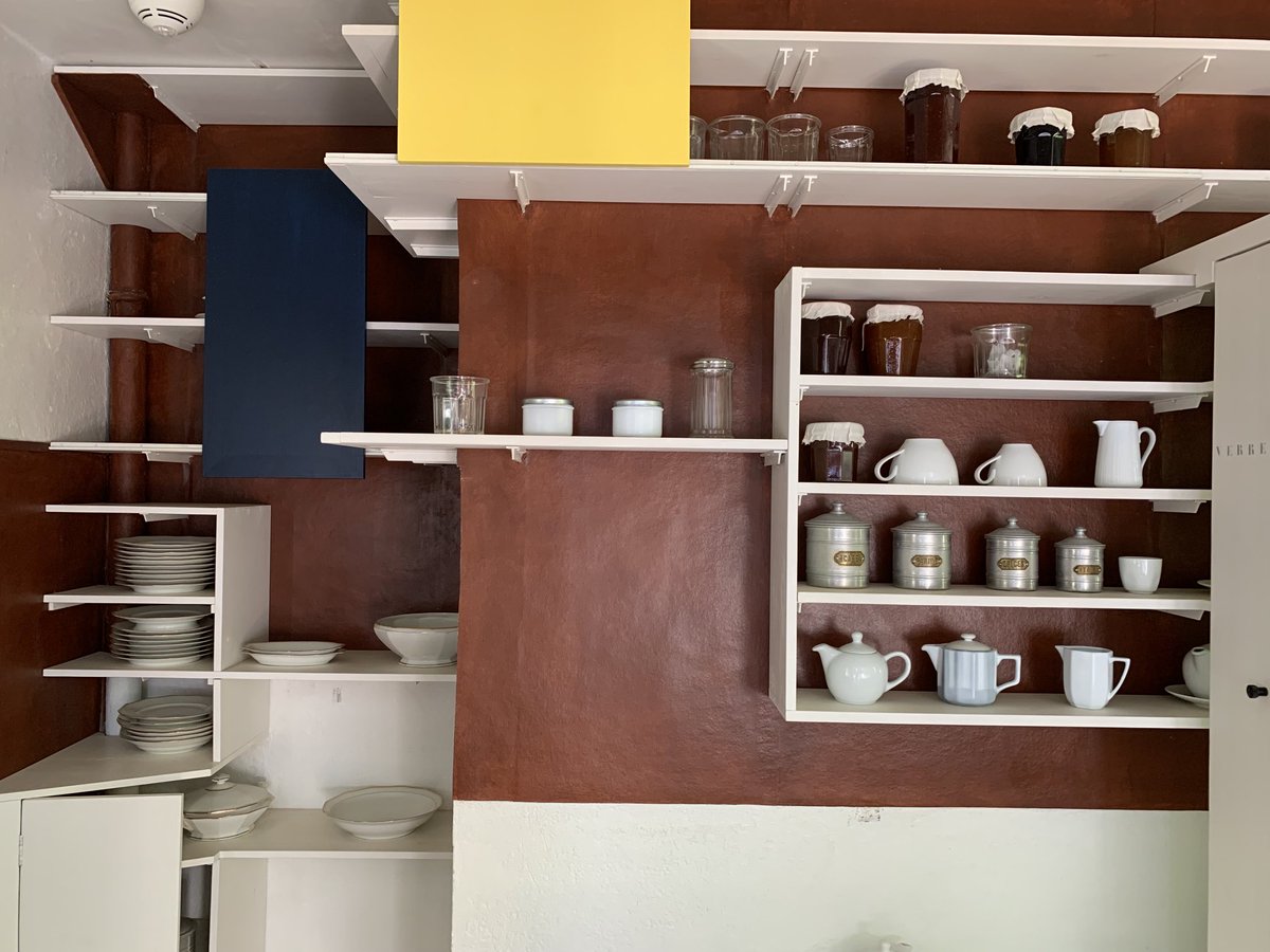 Met duidelijk invloeden van De Stijl 2/2