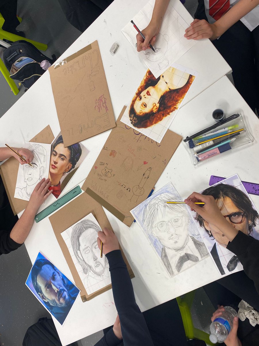 WchsCreative's tweet photo. Check out these gripping grid drawings of marvellous muses from our S2’s! #onthegrid #griddlemethis

@WestCalderHigh https://t.co/1QvCPPt1xl