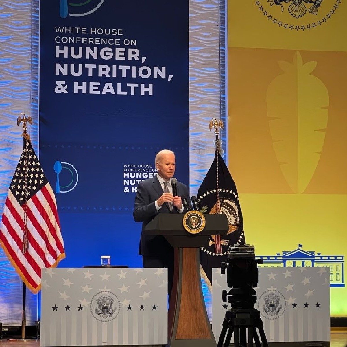 CLASP_DC's tweet photo. Today’s #WHConfHungerHealth was the first convening on hunger at the White House in more than 50 years. @POTUS announced bold actions to address hunger, incld. $8 bil. in public- &amp; private-sector commitments toward ending hunger by 2030. Among the guests were @TweetAtCPG! https://t.co/XHqEZH7Ln1
