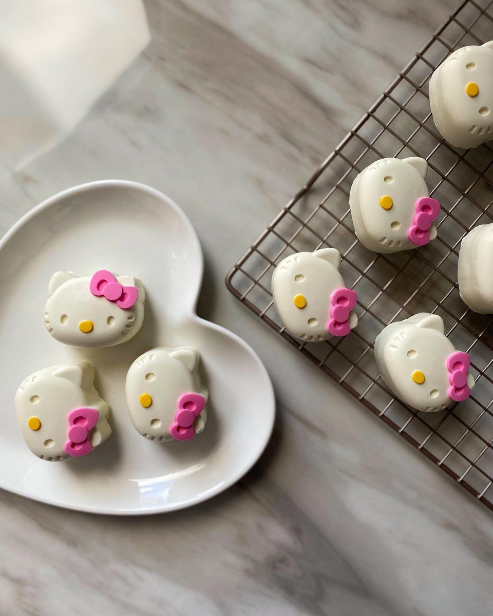 hello kitty cake truffles 🎀💞