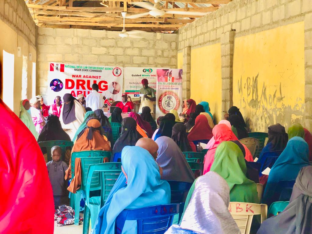 GuidedMinds21's tweet photo. GUIDED MINDS INITIATIVE (GMI) COMMUNITY SENSITIZATION SERIES PROGRAM  

On Wednesday 28th September, 2022. The Guided Minds Initiative in collaboration with @ndlea_nigeria  Niger State Command are @UBAYYU BIN KA'AB ISLAMIC SCHOOL, London Street, Minna
#PADA #GMi #PRESS #KNOWLEDGE https://t.co/7CF8NYo5y6