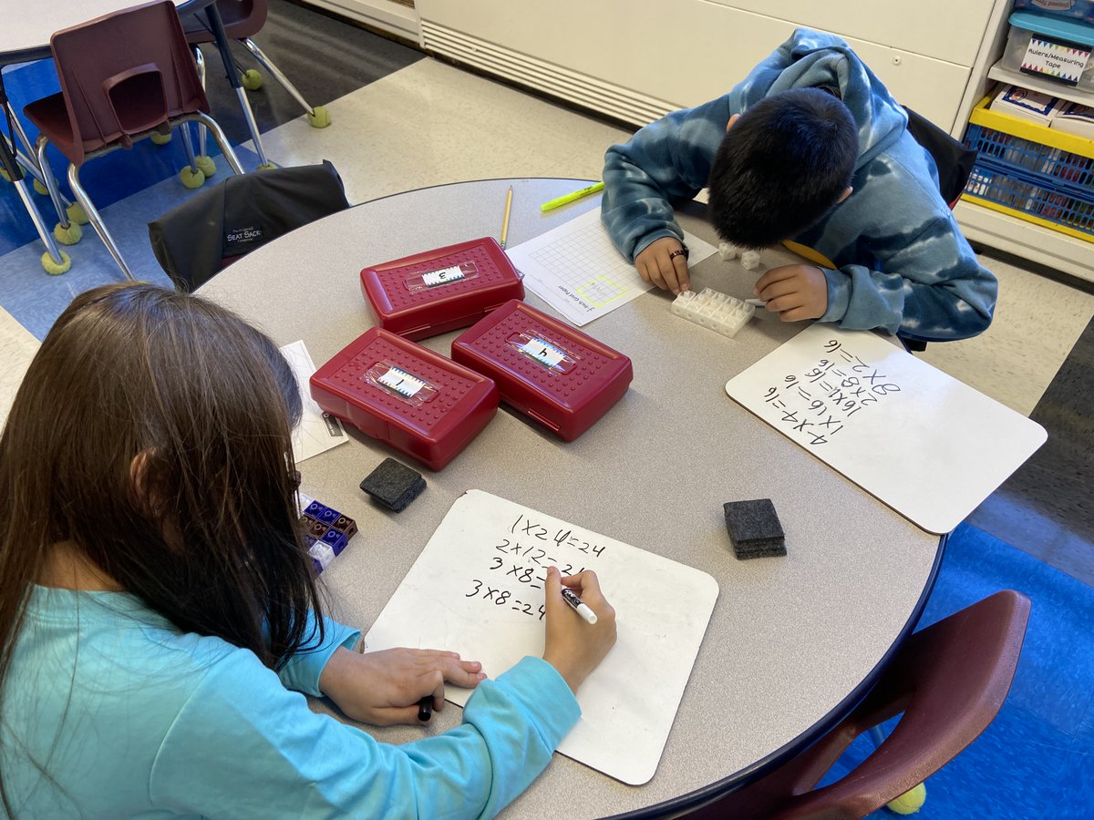 MsKLarkin's tweet photo. Today, 3L completed an activity using cubes to represent a certain number of chairs. Ss made as many different arrangements as they could using their cubes. This activity helped strengthen our understanding of multiplication, arrays, and the Commutative Property! #CPA #GoRamsNJ https://t.co/2vkkPSITyf