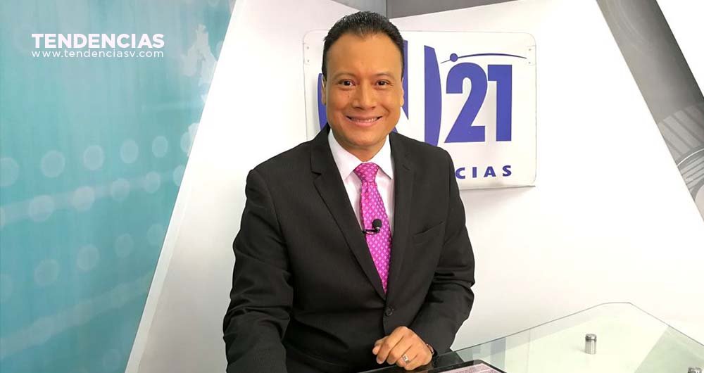 ultimahsv's tweet photo. #ÚLTIMAHORA | Fallece reconocido presentador de noticias de GMV, Oswaldo Ruíz. El periodista había estado recibiendo atención médica en los últimos meses, pero lamentablemente el cáncer avanzó ferozmente en su cuerpo. https://t.co/lNEBVyG51X