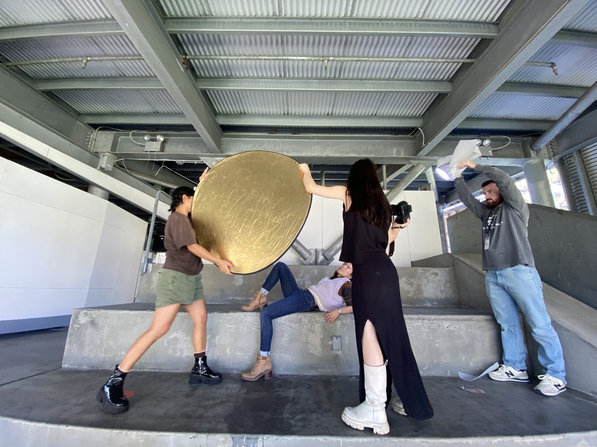 artcenterphoto's tweet photo. Some great BTS of our Location Lighting class!
Professor: Ken Marchionno
Thank you to student James Armas for capturing these π
#LightingonLocation #Gaffer #LocationLighting #OnLocation #ArtificialLighting #ControlledLighting #StudioLighting #ArtCenterPhoto #ArtCenterEdu https://t.co/O35JP8FDMb