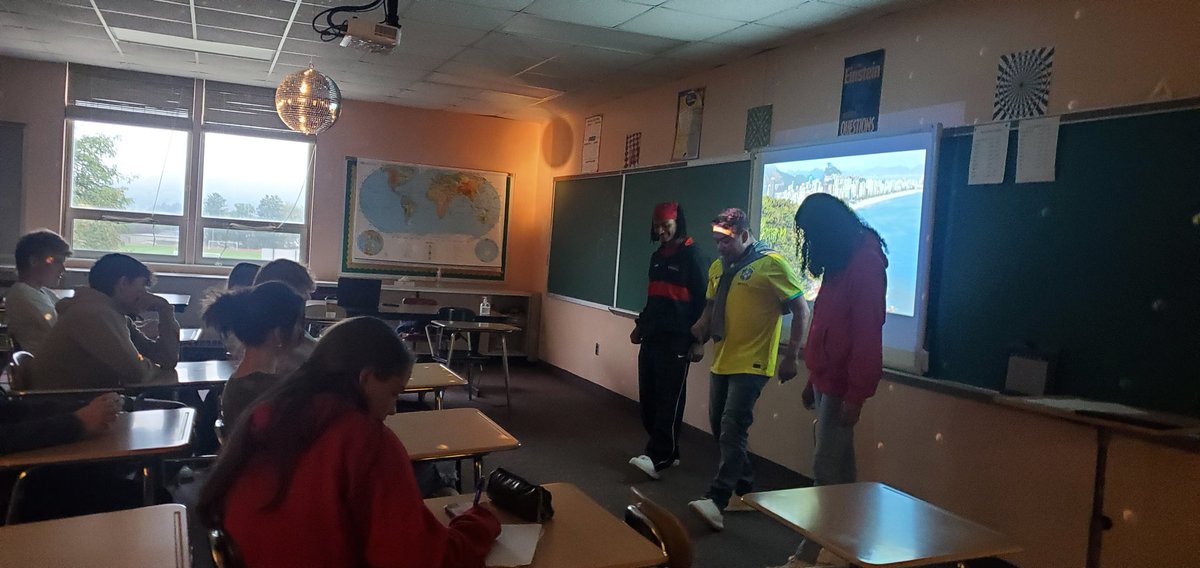 mrgesmith's tweet photo. My students and I had a great time learning about Brazil and dancing samba with @ruampotter! @IndianaAreaSD "Yes! You have hips!" #ExchangeOurWorld
#Fulbright #differentrealities #ExchangesMatter https://t.co/JwJtNkJJ9P @FulbrightTeach https://t.co/118TbSkawp