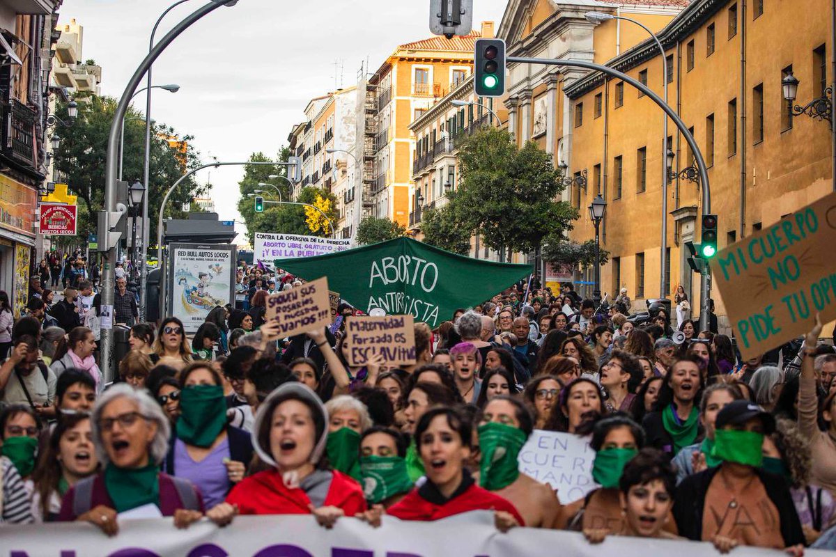Loretoarego's tweet photo. Madrid exige que el aborto se practique en la pública. #28S https://t.co/WhtB5CIQYV